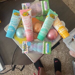 Crayola Spring Bath Paint and Bomb Set (3 items)